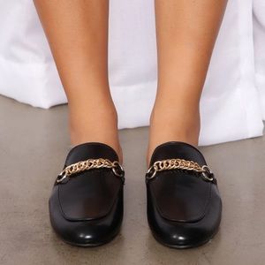 Fashion nova make it official chain flats